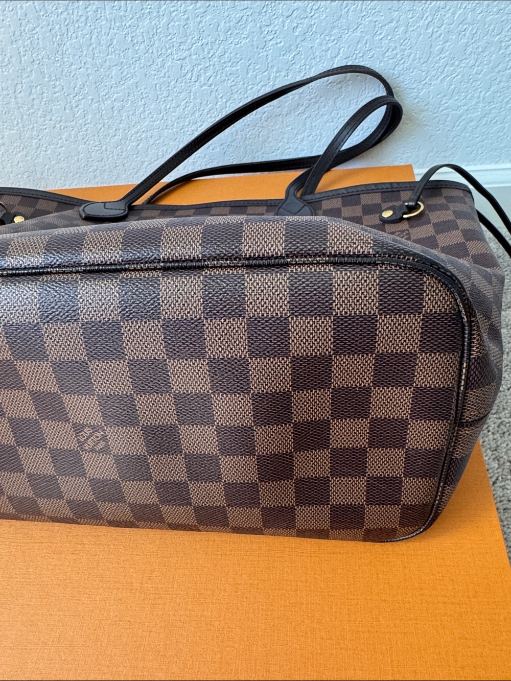 Authentic Louis Vuitton Neverfull MM - Picture 5 of 17